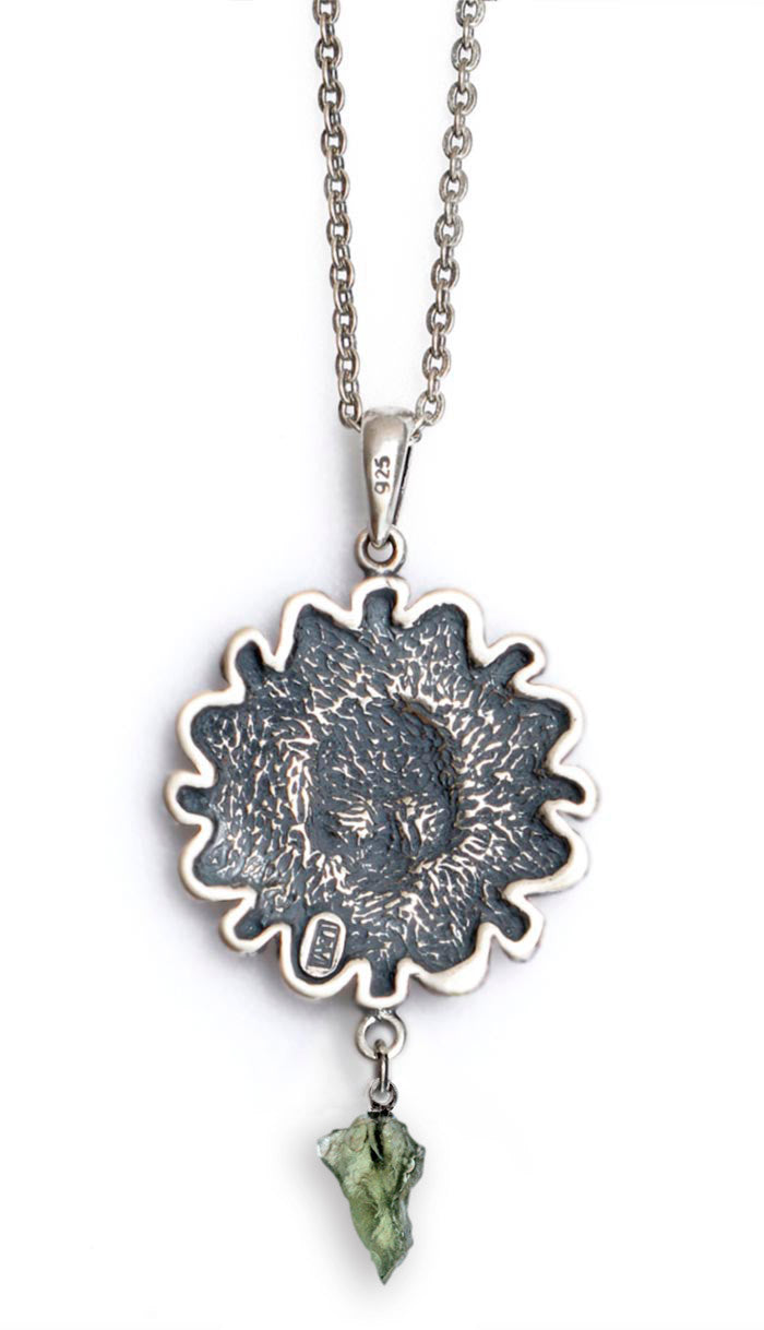 Memento Mori — Sterling silver pendant with moldavite (vltavin) drop - Baba Store - 3