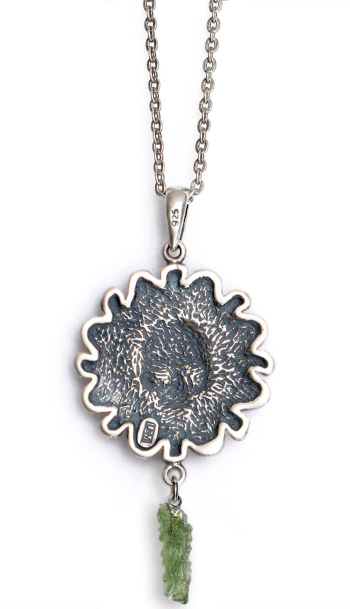 Memento Mori — Sterling silver pendant with moldavite (vltavin) drop - Baba Store - 7